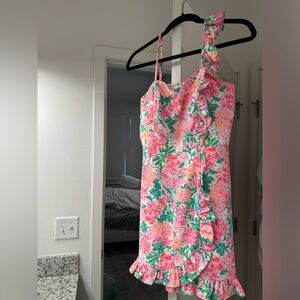Lilly Pulitzer floral dress. Size 2. Great condition has only been worn twice